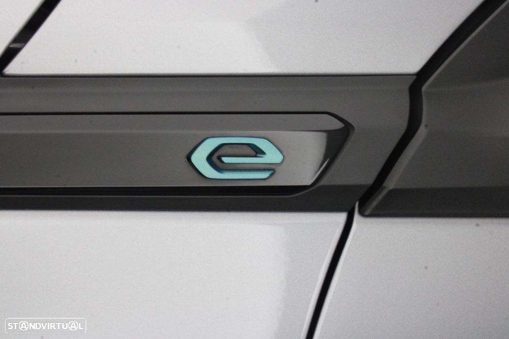 Peugeot e-2008 50 kWh GT Pack - 42