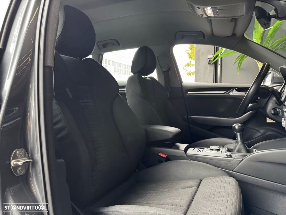 Audi A3 Sportback 1.6 TDI S-line - 23