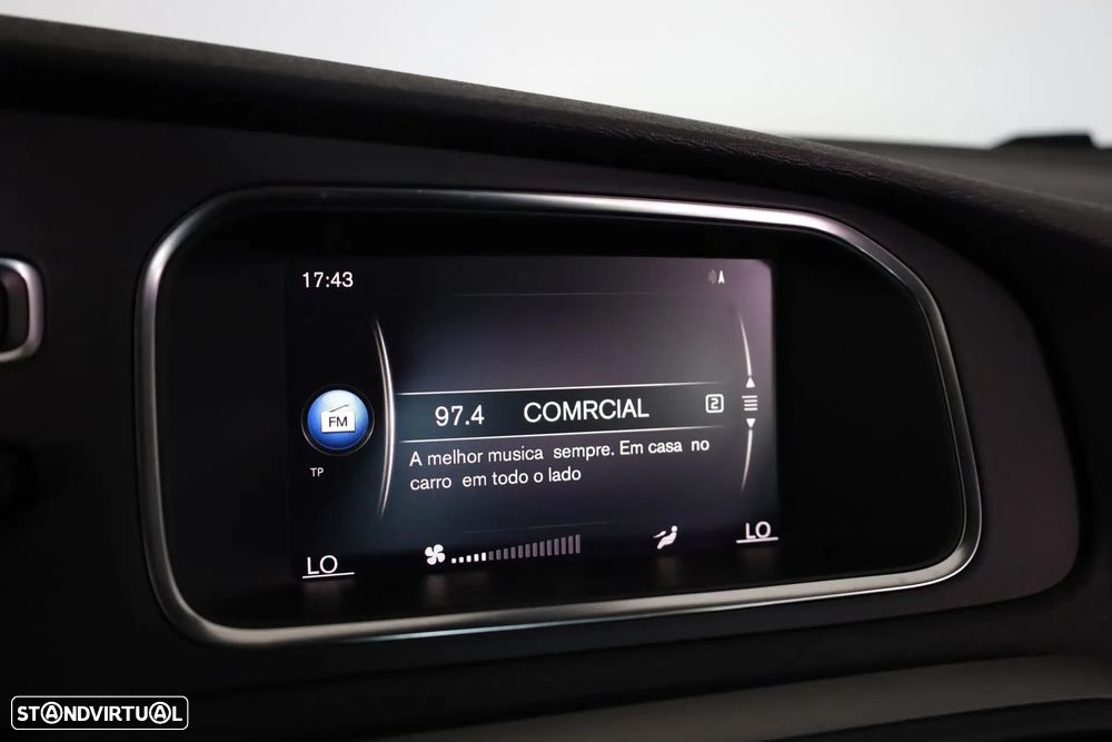 Volvo V40 2.0 D3 Momentum - 28