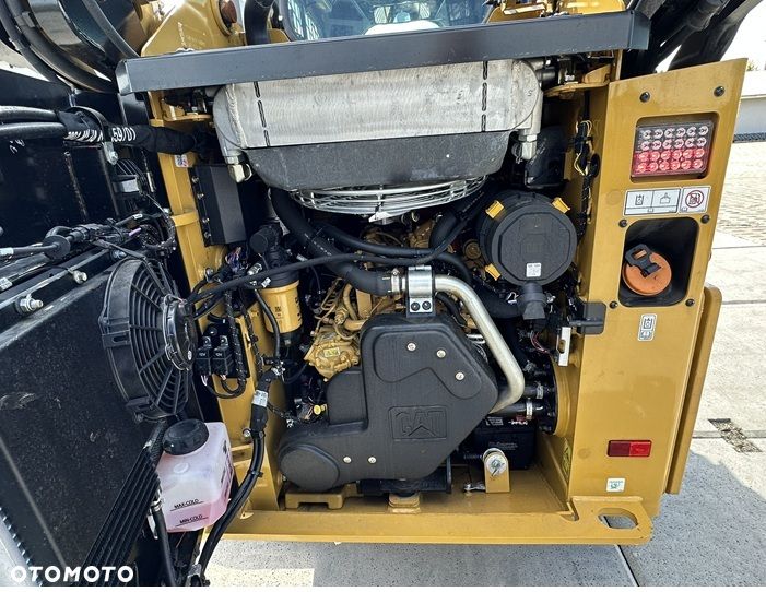 Caterpillar 249D3 - 13