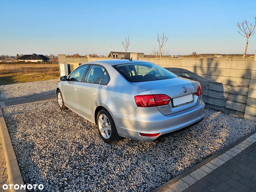 Volkswagen Jetta 1.4 TSI Comfortline - 4
