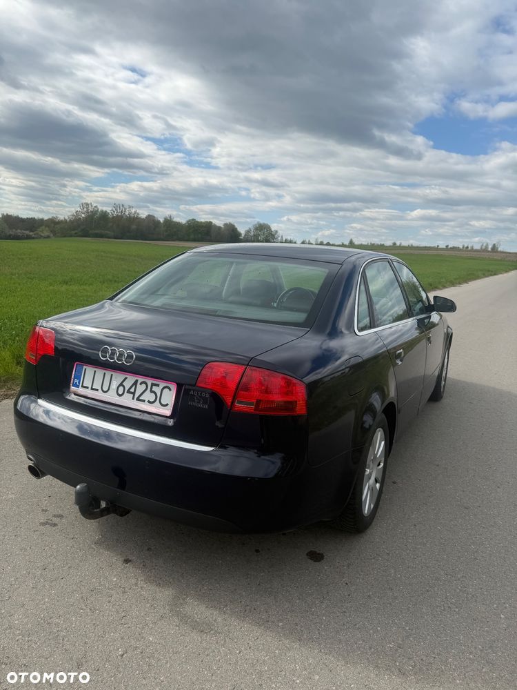 Audi A4 Limousine - 4