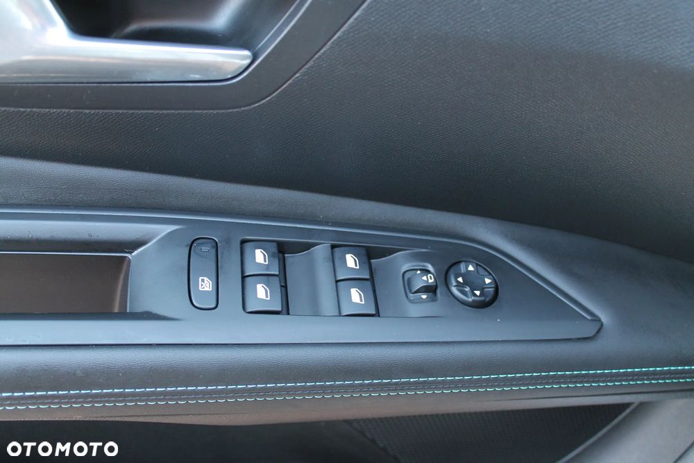 Peugeot 3008 PureTech 130 Stop & Start GPF Allure Business-Paket - 13