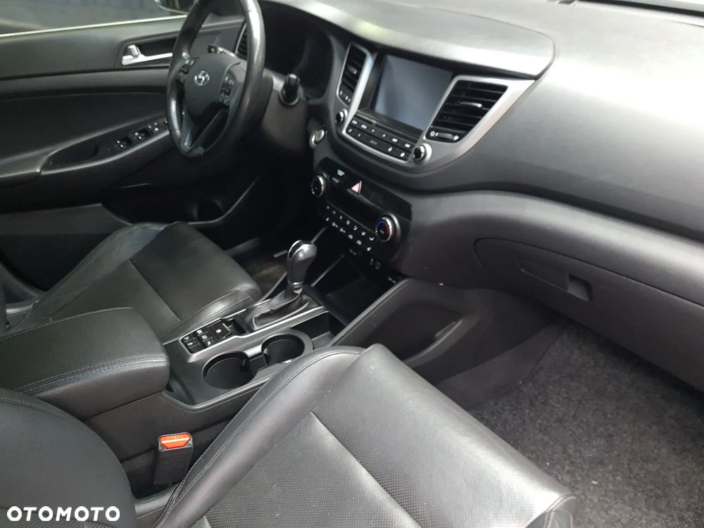 Hyundai Tucson blue 1.7 CRDi 2WD DCT Premium - 25