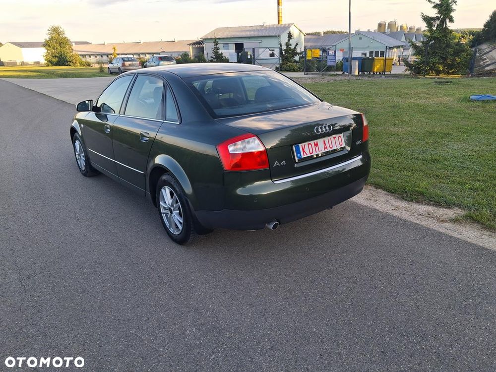 Audi A4 Limousine - 11