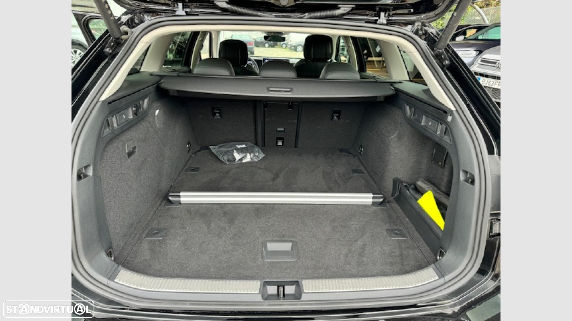 VW Passat Variant 2.0 TDi Business DSG - 14