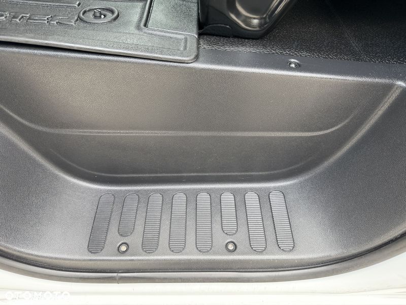 Renault MASTER L3H2 MAXI MOCNY SILNIK 2.3DCI Rozrząd na ŁAŃCUCHU, Pełna zabudowa paki, Zawiasy drzwi tył 180' DMC3.5t Duża ładowność 1302Kg, Homologacja VAT-1, Parktroniki, Minibar, Stolik EasyLife, Lustro WideView, Oświetlenie LED, Tempomat, Halogeny, Pakiet Chrom Design, Szare wnętrze, SERWIS ASO RENAULT!! - 14
