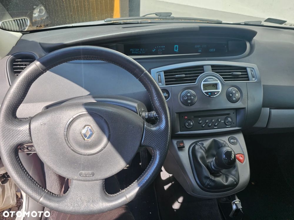 Renault Scenic 1.6 16V Confort Expression - 15