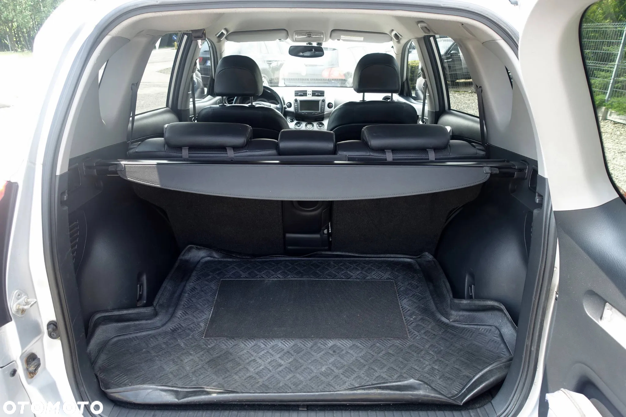 Toyota RAV4 2.2 D-CAT Premium - 28