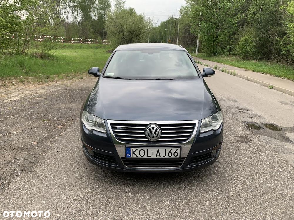 Volkswagen Passat 1.9 TDI DPF BlueMotion - 1