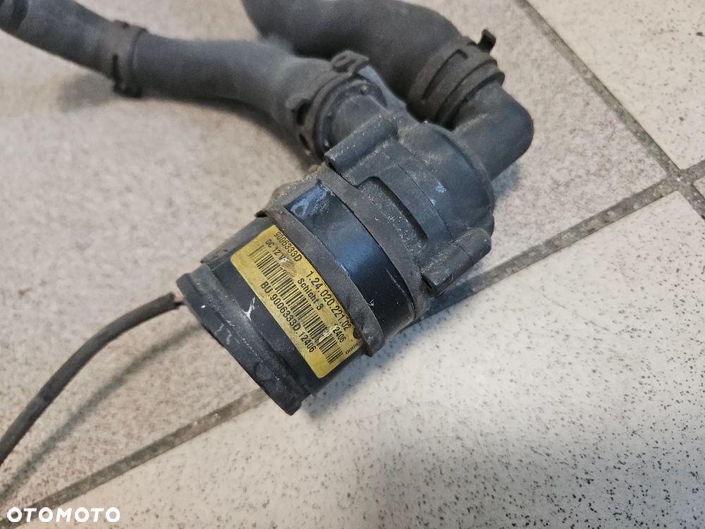 Pompka pompa wody webasto VW Touran Passat B6 9006333D - 2