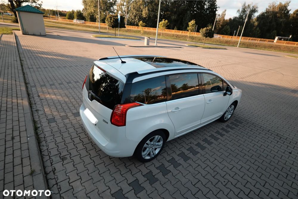 Peugeot 5008 2.0 HDi Premium + - 7