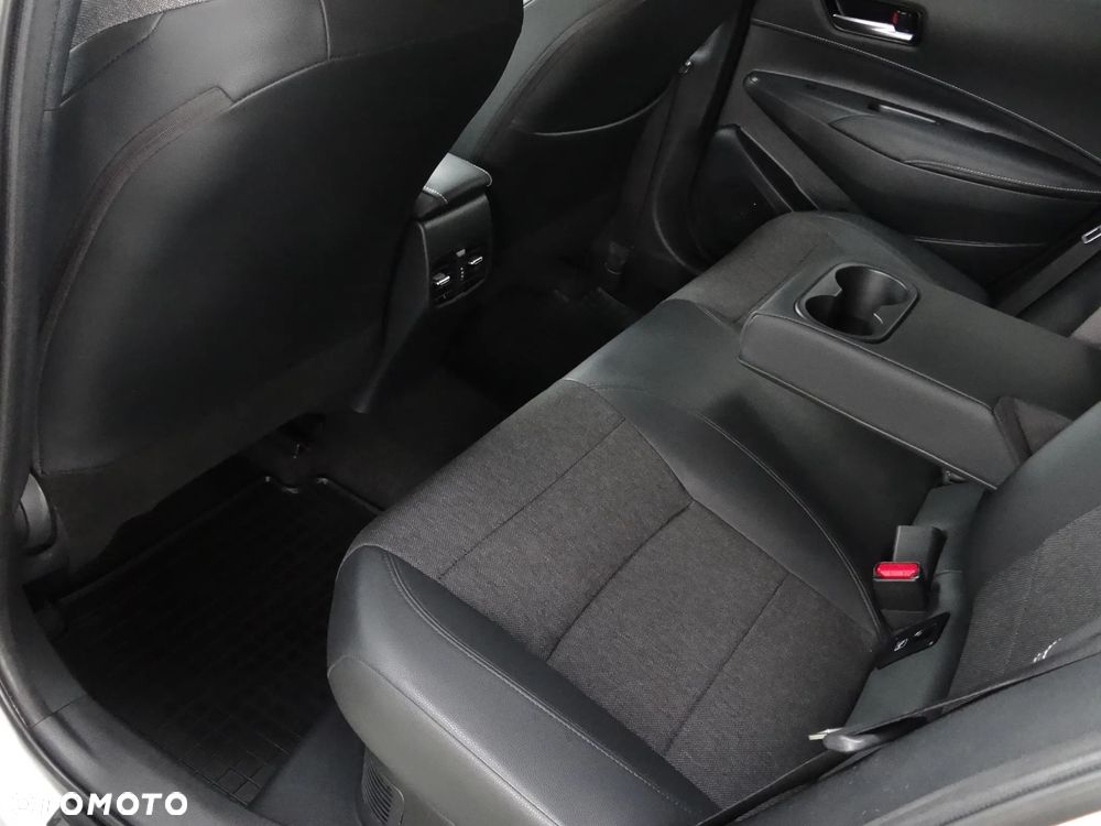 Toyota Corolla 2.0 Hybrid Executive - 25
