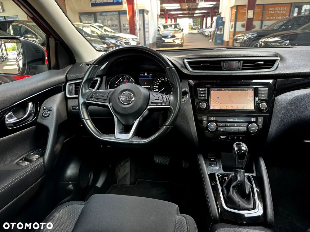 Nissan Qashqai 1.3 DIG-T N-Connecta DCT - 16