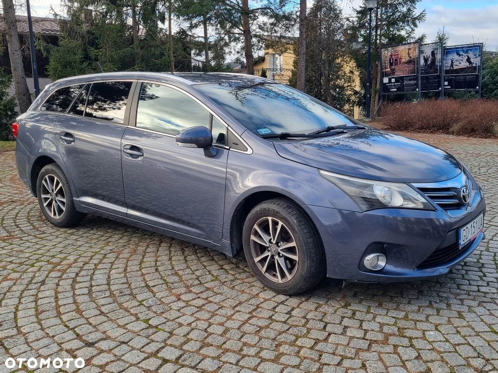 Toyota Avensis 2.0 D-4D Active - 8