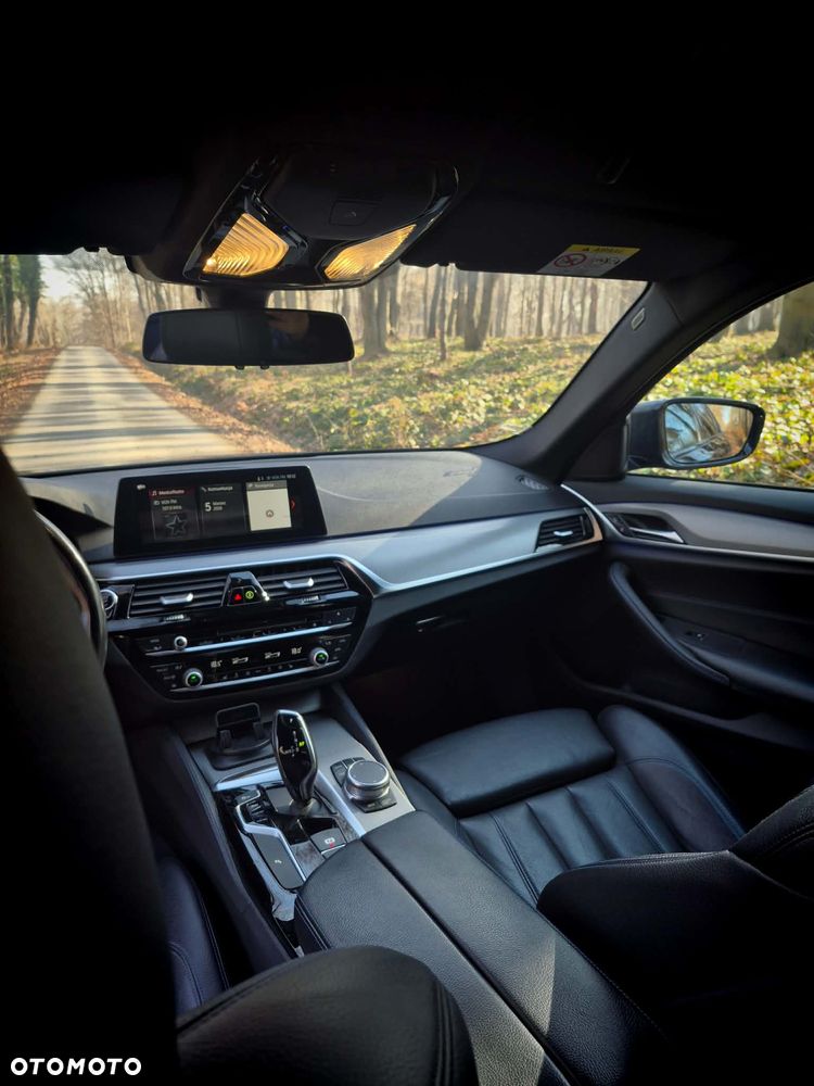 BMW Seria 5 520d xDrive - 6