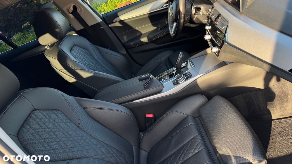BMW Seria 5 520d Luxury Line - 38