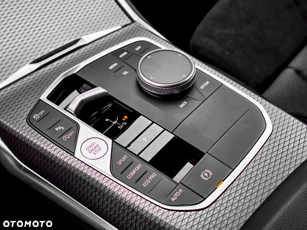 BMW Seria 3 320i xDrive M Sport - 29