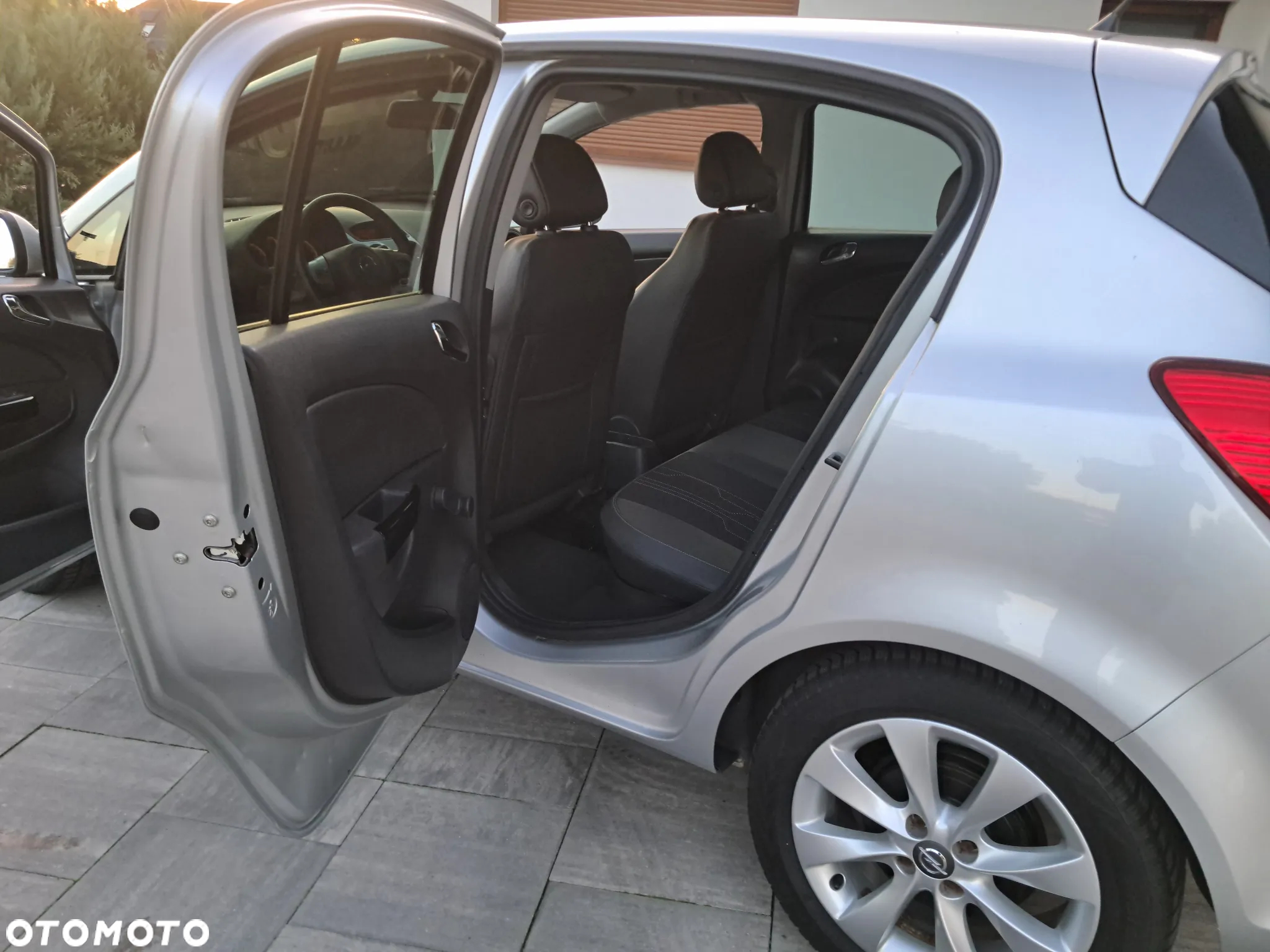 Opel Corsa 1.2 16V Edition 150 - 18