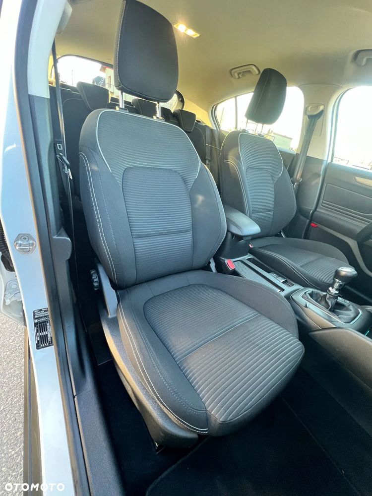 Ford Focus 1.0 EcoBoost Hybrid TITANIUM - 29