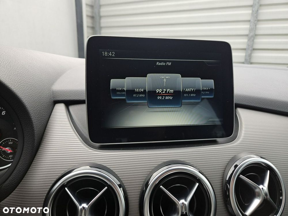 Mercedes-Benz Klasa B 180 7G-DCT Style - 38