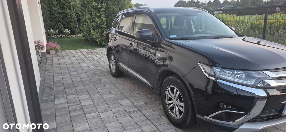 Mitsubishi Outlander - 1