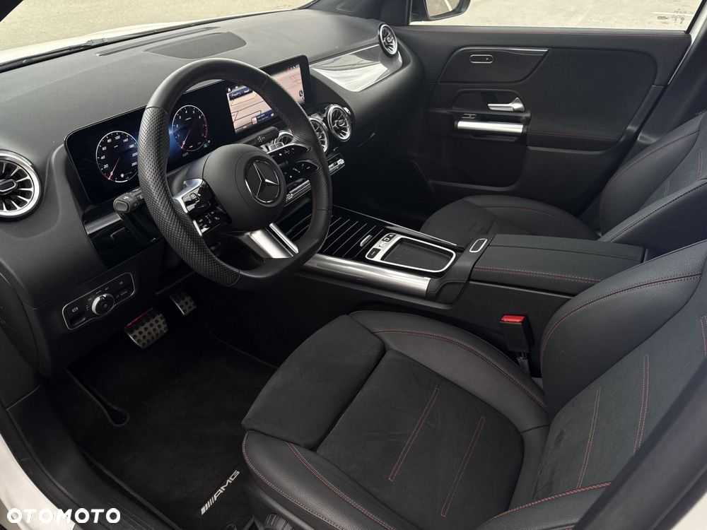 Mercedes-Benz GLA - 10