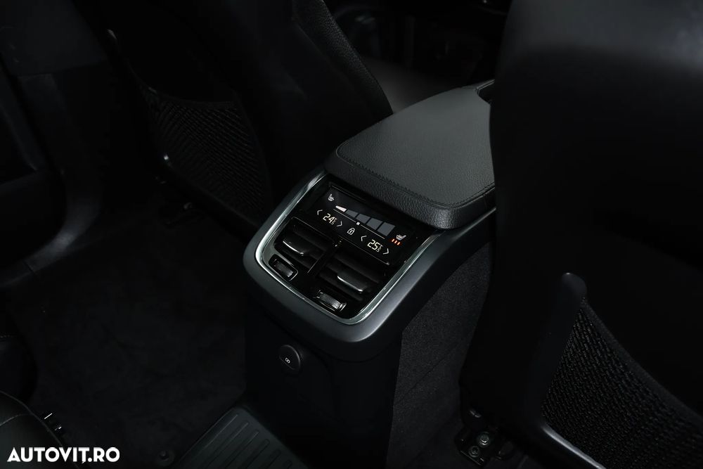 Volvo XC 90 T8 AWD Recharge Geartronic Inscription Expression - 16