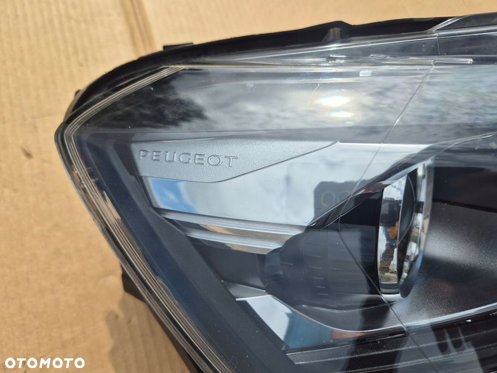Peugeot Rifter lampa prawa.Soczewka H7.LED. OE. - 6