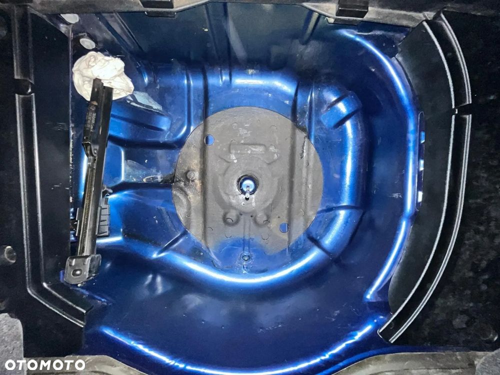 BMW Seria 3 323i - 17