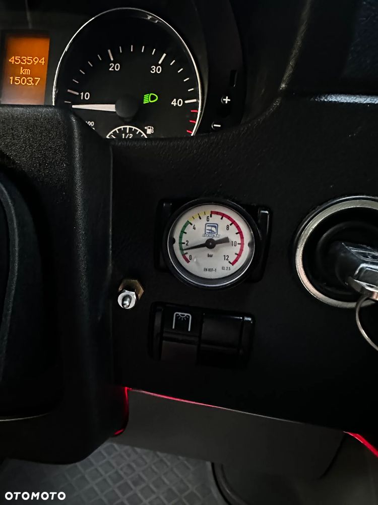 Mercedes-Benz Sprinter - 14