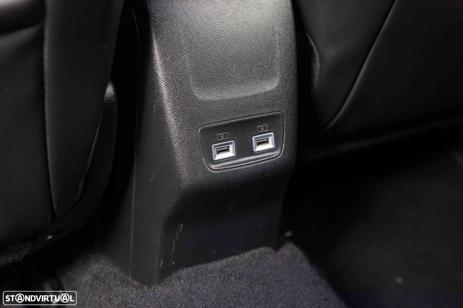 Peugeot 2008 1.2 PureTech Allure Pack EAT8 - 22