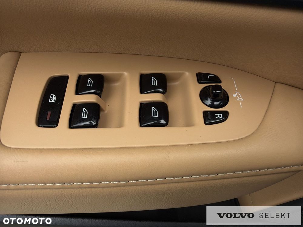 Volvo V90 Cross Country - 27