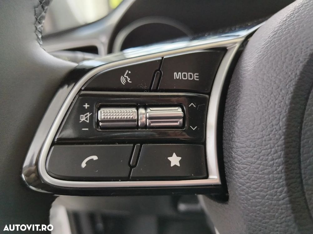 Kia XCeed 1.5 T-GDI 7DCT City - 17