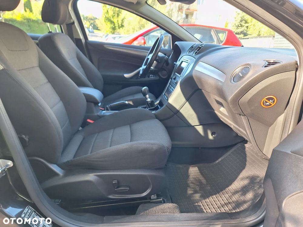 Ford Mondeo 2.0 TDCI Business Edition - 19