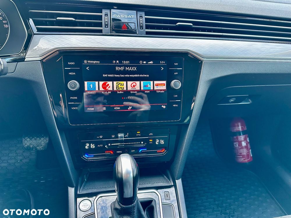 Volkswagen Passat - 16