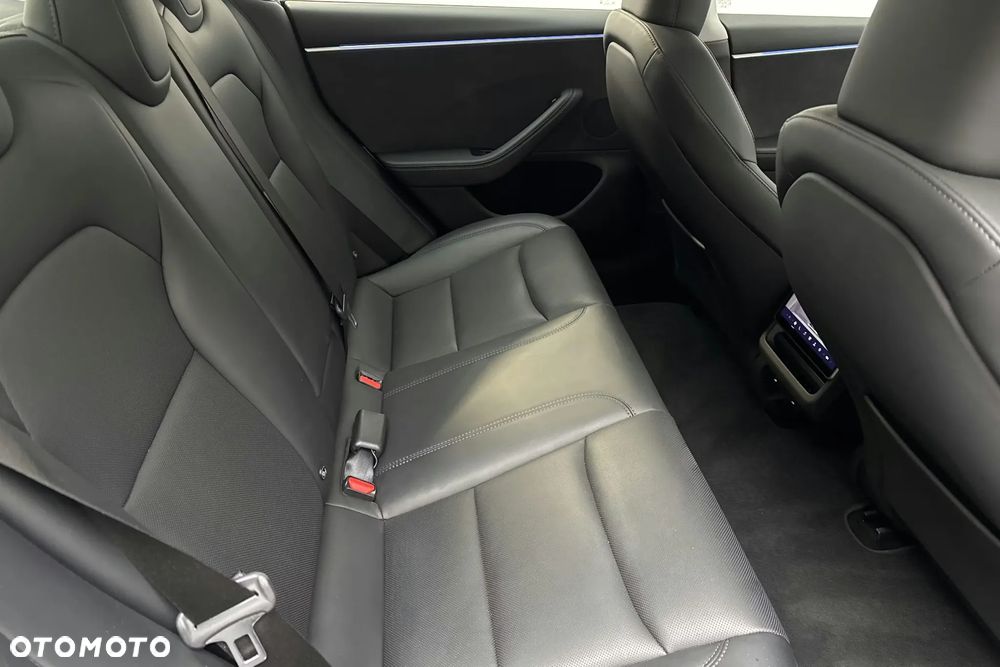 Tesla Model 3 Langstreckenbatterie Allradantrieb Dual Motor - 8