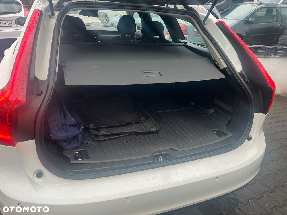 Volvo V90 D3 AWD Momentum - 16
