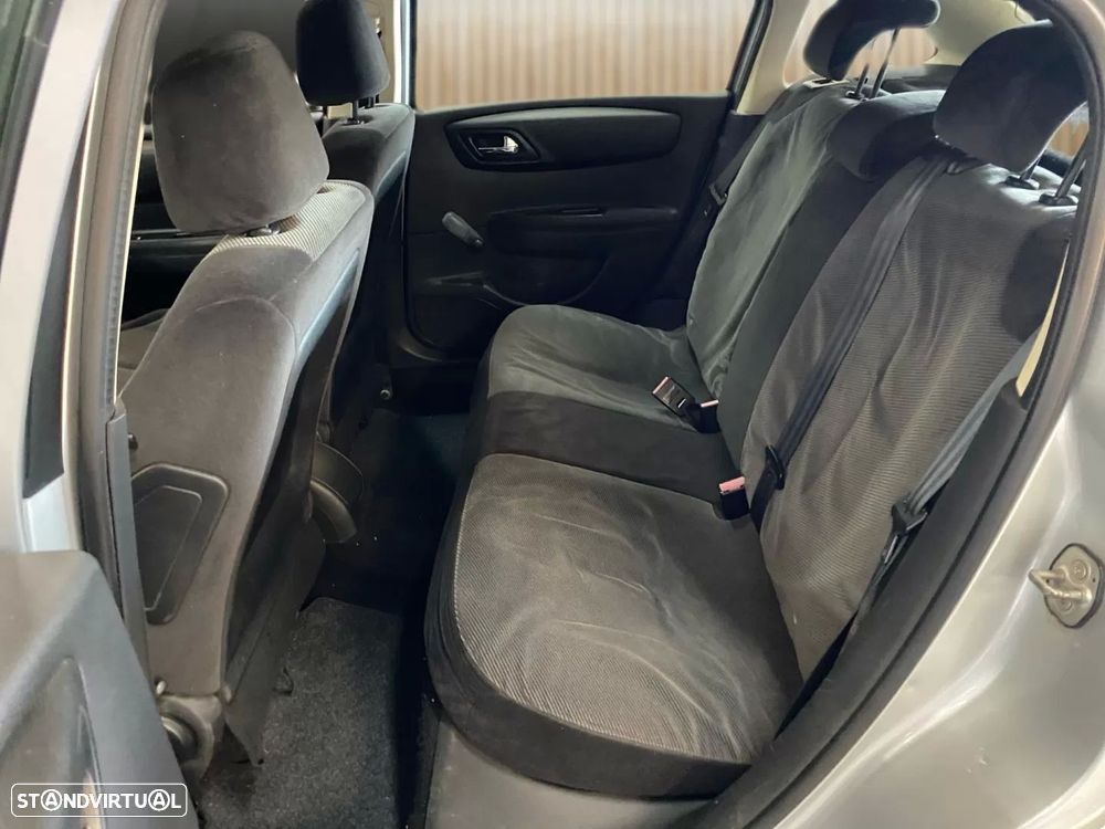 Citroën C4 1.6 HDi SX - 17