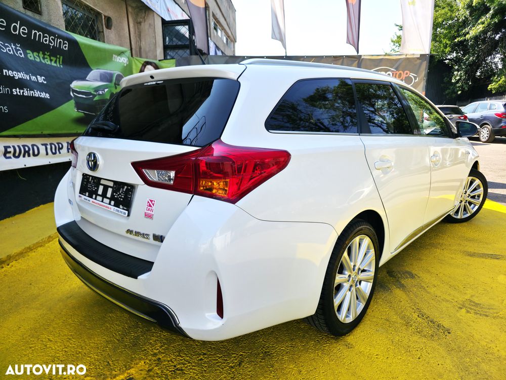 Toyota Auris 1.8 L VVT-i Hybrid Sol - 6