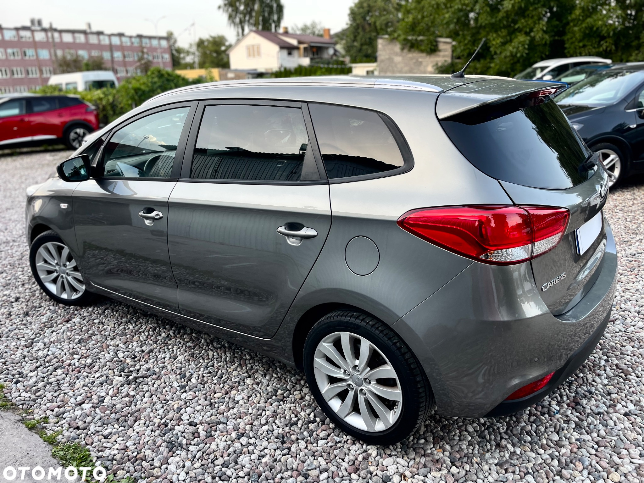 Kia Carens 1.7 CRDi 115 Dream Team Edition - 8