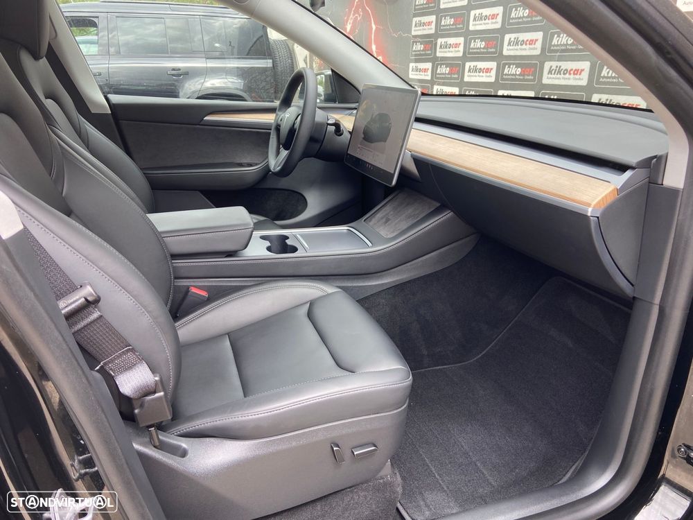 Tesla Model Y Long Range Dual Motor AWD - 41