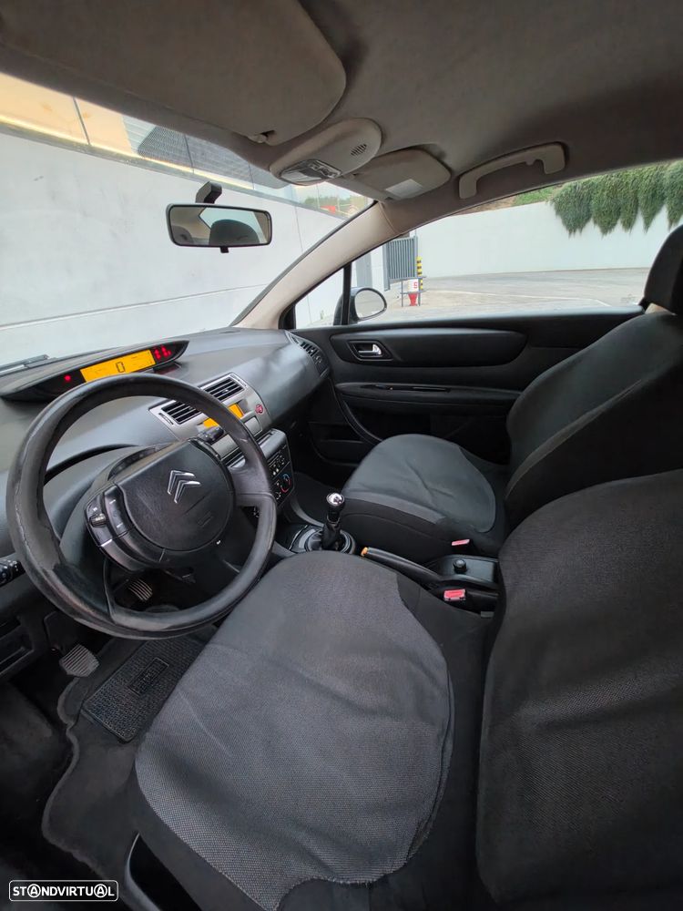 Citroën C4 1.6 HDi VTR - 12
