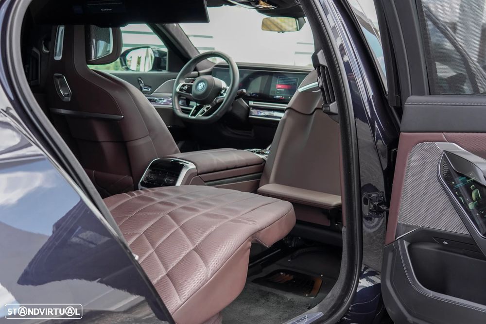 BMW 760 M760e xDrive - 42