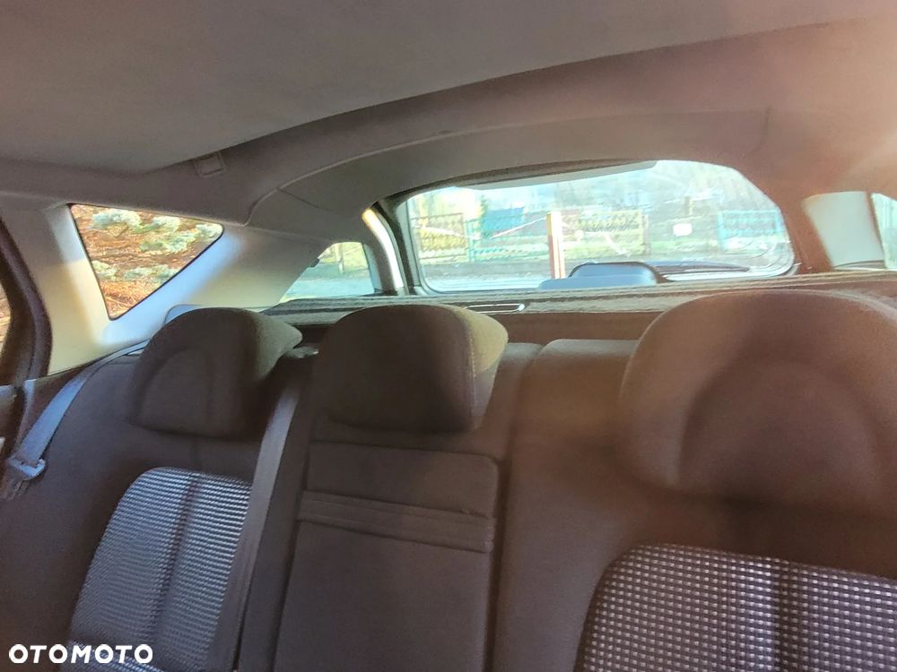 Peugeot 407 HDi 135 - 23