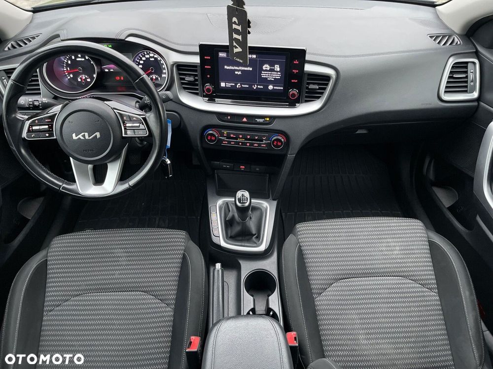 Kia Ceed 1.5 T-GDI M - 12