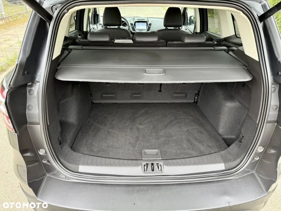 Ford Kuga 1.5 EcoBoost 2x4 Titanium - 37