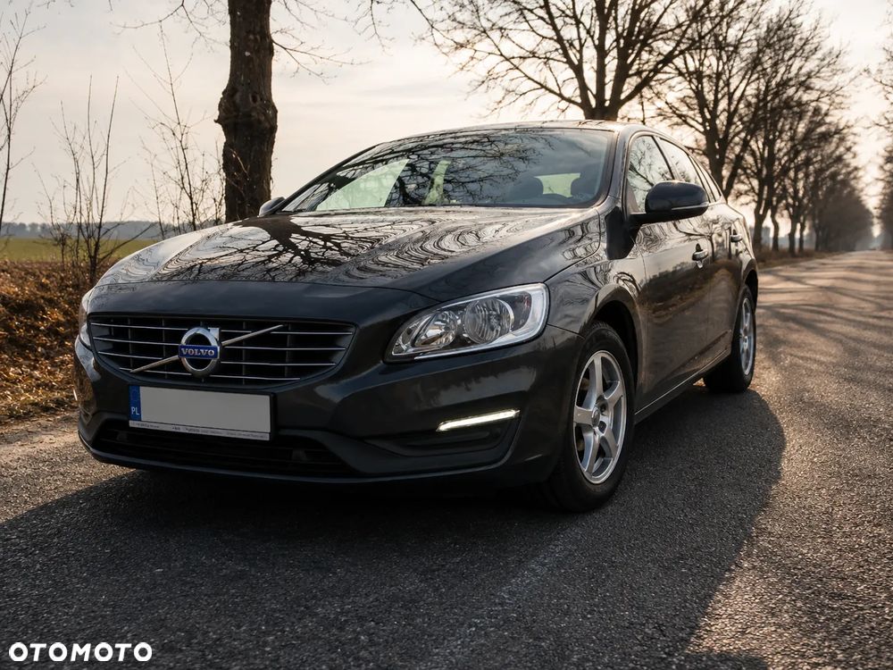 Volvo V60 D3 Drive-E Kinetic - 1