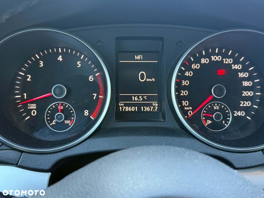 Volkswagen Golf - 10