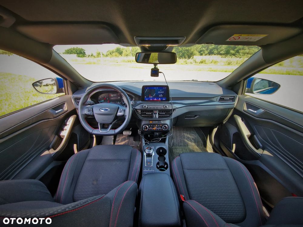 Ford Focus 1.5 EcoBoost ST-Line - 9